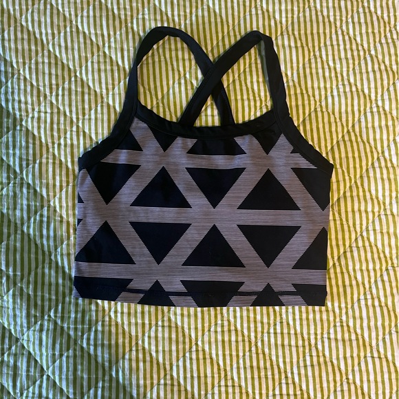 Geometric Patterned Sports Bra - Picture 1 of 4